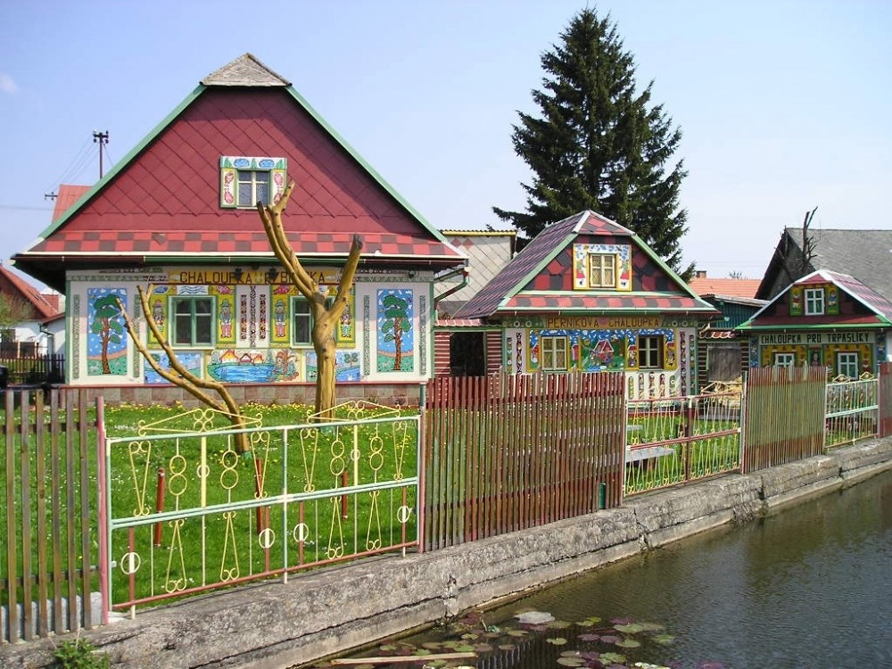 Malované chaloupky v Sobíňově.