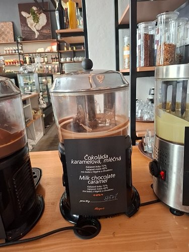 čokoláda karamelová, mléčná