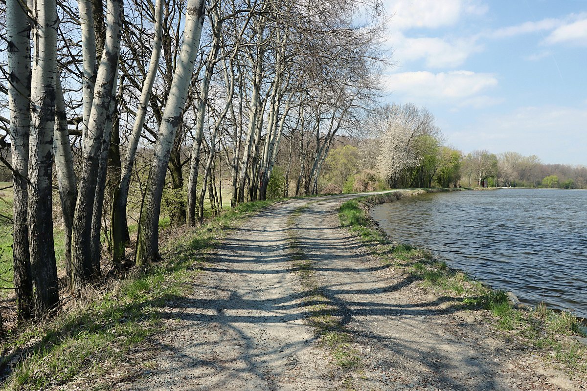 Hráz