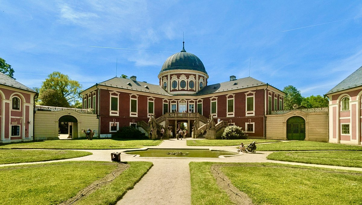 Pozdrav z Veltrus