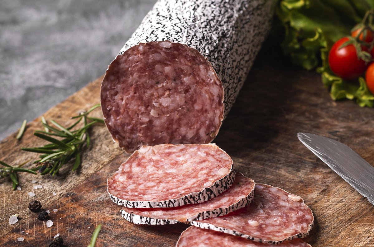 dTest: Uherské salámy zklamaly. Část výrobců mate zákazníky obsahem masa i vzhledem