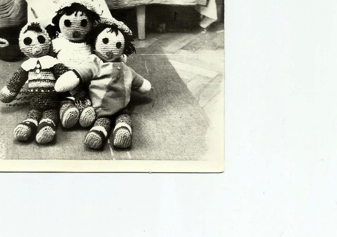 Pro děti jsem háčkovala i tyto figurky, které se tak líbily, že jsem je další vánoce háčkovala i menším neteřím a synovcům